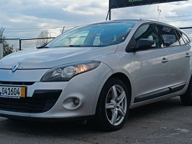 Серый Рено Меган, объемом двигателя 0 л и пробегом 227 тыс. км за 6500 $, фото 1 на Automoto.ua