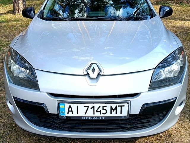 Сірий Рено Меган, об'ємом двигуна 1.5 л та пробігом 230 тис. км за 6800 $, фото 1 на Automoto.ua