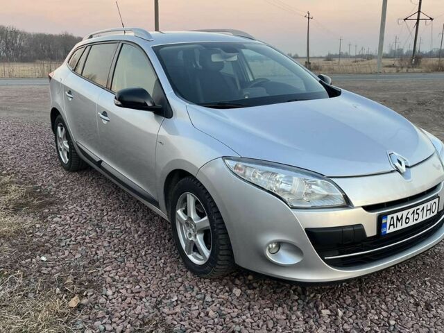 Серый Рено Меган, объемом двигателя 1.9 л и пробегом 280 тыс. км за 8000 $, фото 1 на Automoto.ua