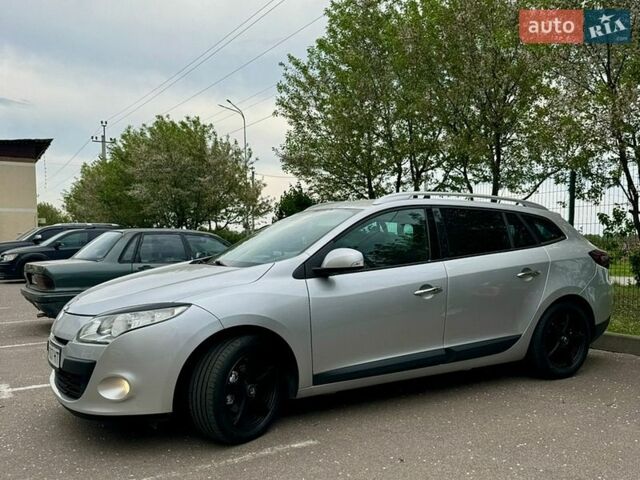 Серый Рено Меган, объемом двигателя 1.46 л и пробегом 214 тыс. км за 6700 $, фото 1 на Automoto.ua