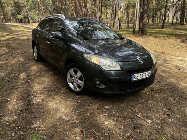 Серый Рено Меган, объемом двигателя 1.5 л и пробегом 300 тыс. км за 6000 $, фото 1 на Automoto.ua