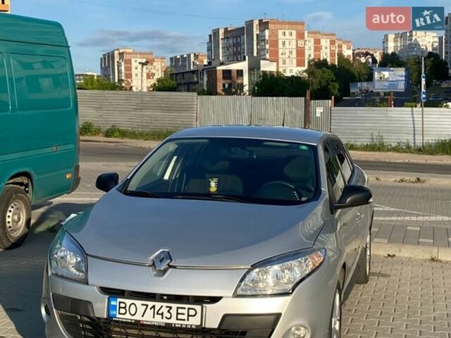 Сірий Рено Меган, об'ємом двигуна 1.46 л та пробігом 250 тис. км за 6000 $, фото 1 на Automoto.ua