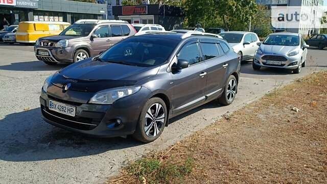 Серый Рено Меган, объемом двигателя 1.46 л и пробегом 251 тыс. км за 8900 $, фото 1 на Automoto.ua