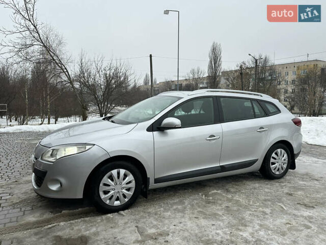 Серый Рено Меган, объемом двигателя 1.5 л и пробегом 223 тыс. км за 7100 $, фото 1 на Automoto.ua