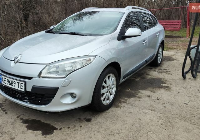 Сірий Рено Меган, об'ємом двигуна 1.46 л та пробігом 276 тис. км за 5299 $, фото 1 на Automoto.ua