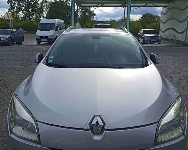 Сірий Рено Меган, об'ємом двигуна 1.46 л та пробігом 250 тис. км за 7850 $, фото 1 на Automoto.ua