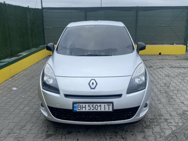 Сірий Рено Меган, об'ємом двигуна 1.6 л та пробігом 295 тис. км за 6000 $, фото 1 на Automoto.ua