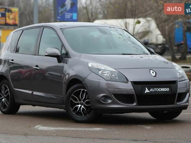 Серый Рено Меган, объемом двигателя 1.46 л и пробегом 176 тыс. км за 8300 $, фото 1 на Automoto.ua