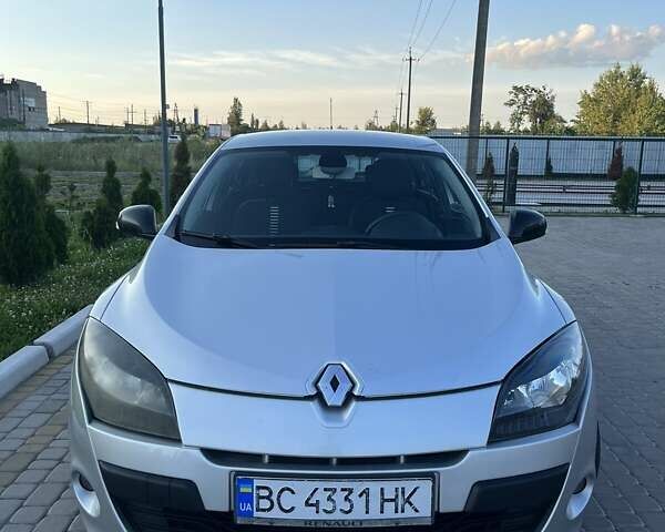 Сірий Рено Меган, об'ємом двигуна 1.46 л та пробігом 347 тис. км за 6900 $, фото 1 на Automoto.ua