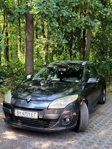 Серый Рено Меган, объемом двигателя 1.5 л и пробегом 386 тыс. км за 7500 $, фото 1 на Automoto.ua