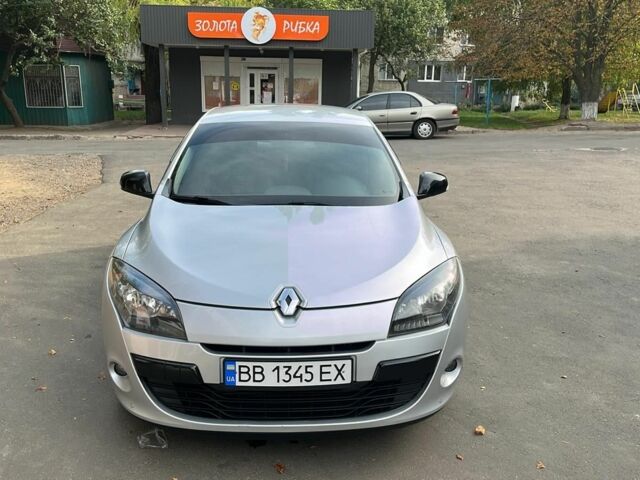 Серый Рено Меган, объемом двигателя 1.5 л и пробегом 240 тыс. км за 7300 $, фото 1 на Automoto.ua