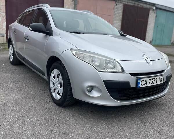 Сірий Рено Меган, об'ємом двигуна 1.46 л та пробігом 268 тис. км за 6400 $, фото 1 на Automoto.ua