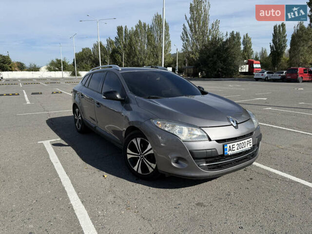 Серый Рено Меган, объемом двигателя 1.46 л и пробегом 299 тыс. км за 6999 $, фото 1 на Automoto.ua
