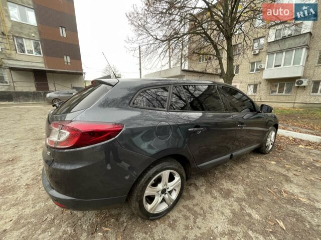 Серый Рено Меган, объемом двигателя 1.46 л и пробегом 289 тыс. км за 7500 $, фото 1 на Automoto.ua