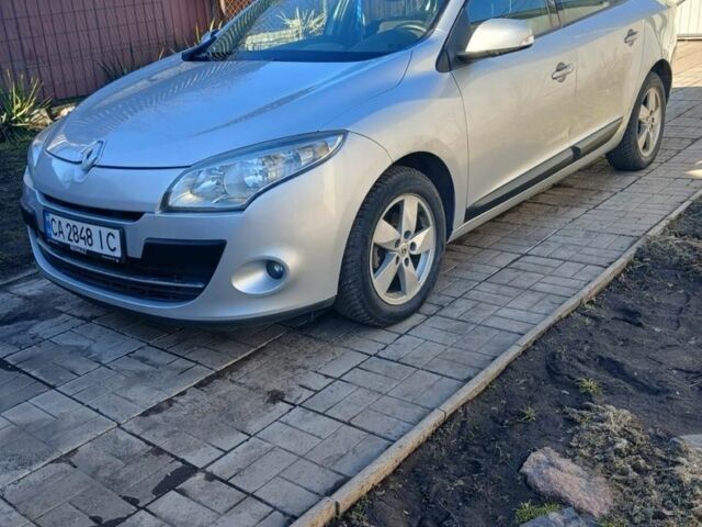 Серый Рено Меган, объемом двигателя 1.5 л и пробегом 250 тыс. км за 7300 $, фото 1 на Automoto.ua