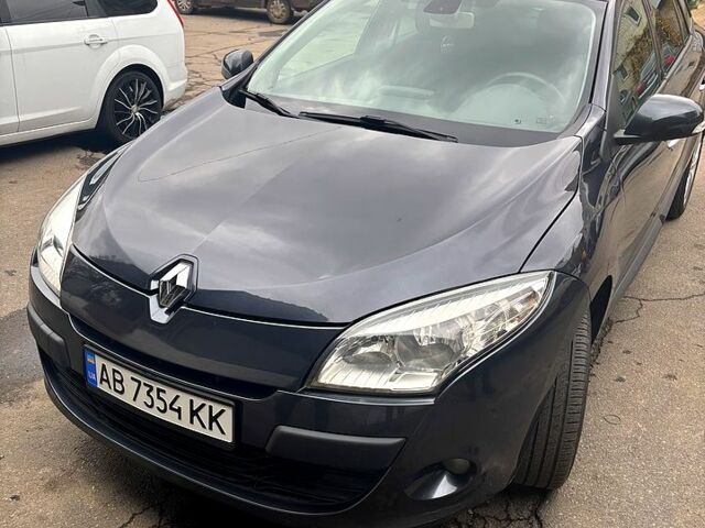 Серый Рено Меган, объемом двигателя 1.5 л и пробегом 208 тыс. км за 7800 $, фото 1 на Automoto.ua