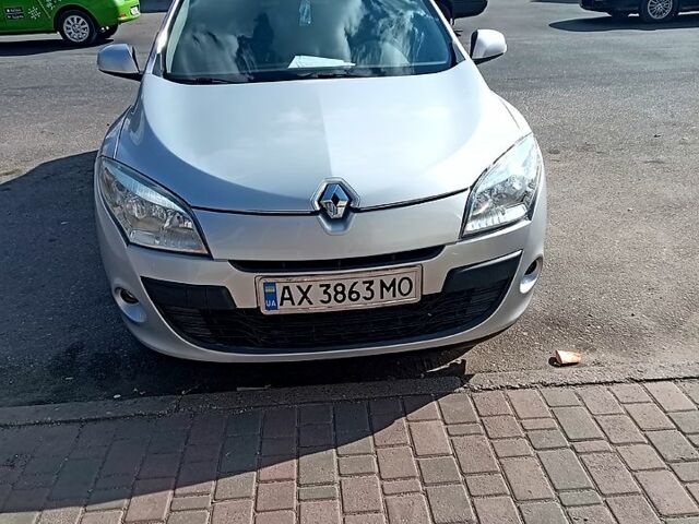 Серый Рено Меган, объемом двигателя 1.5 л и пробегом 22600 тыс. км за 7000 $, фото 1 на Automoto.ua