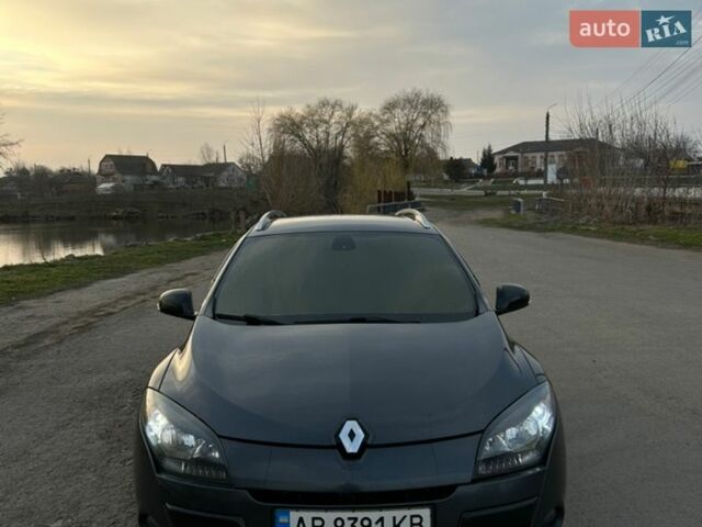 Серый Рено Меган, объемом двигателя 1.46 л и пробегом 230 тыс. км за 6400 $, фото 1 на Automoto.ua