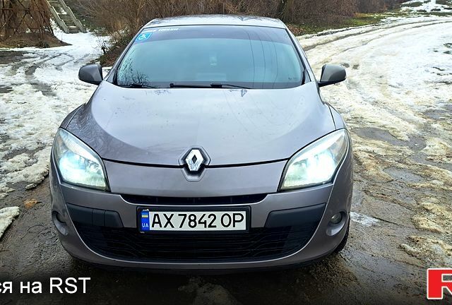 Сірий Рено Меган, об'ємом двигуна 1.5 л та пробігом 378 тис. км за 6000 $, фото 1 на Automoto.ua