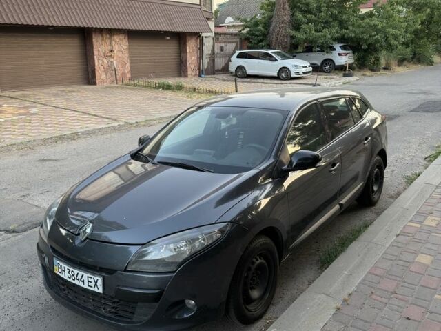 Сірий Рено Меган, об'ємом двигуна 1.5 л та пробігом 327 тис. км за 4950 $, фото 1 на Automoto.ua
