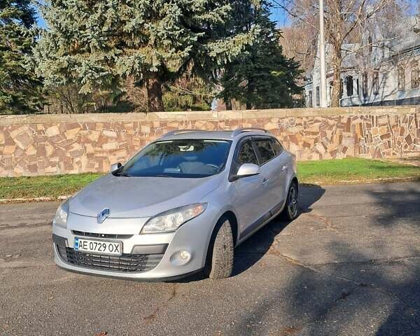 Сірий Рено Меган, об'ємом двигуна 1.5 л та пробігом 223 тис. км за 7300 $, фото 1 на Automoto.ua