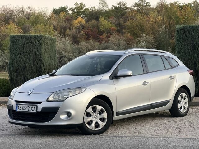 Сірий Рено Меган, об'ємом двигуна 1.5 л та пробігом 320 тис. км за 6000 $, фото 1 на Automoto.ua