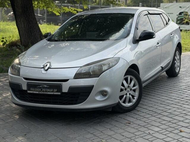 Сірий Рено Меган, об'ємом двигуна 1.5 л та пробігом 237 тис. км за 6696 $, фото 1 на Automoto.ua