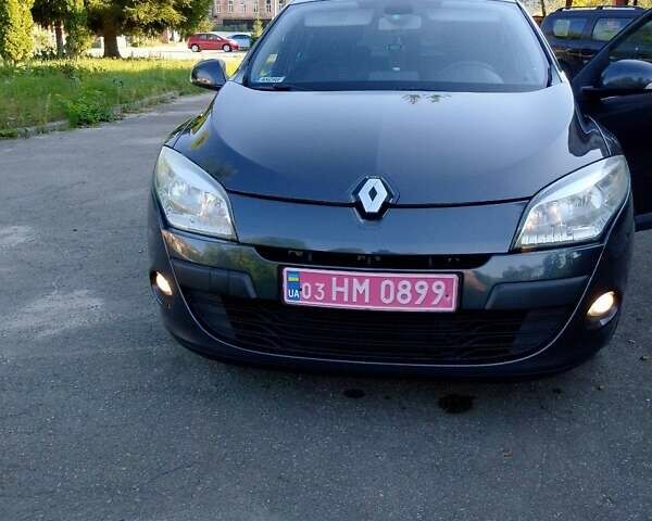 Сірий Рено Меган, об'ємом двигуна 1.6 л та пробігом 236 тис. км за 8250 $, фото 1 на Automoto.ua