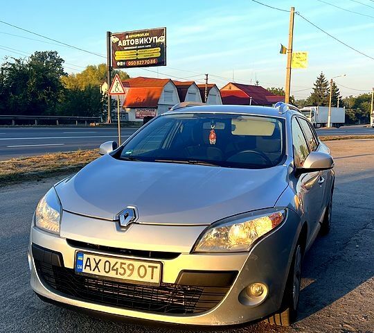 Сірий Рено Меган, об'ємом двигуна 1.5 л та пробігом 304 тис. км за 6500 $, фото 1 на Automoto.ua