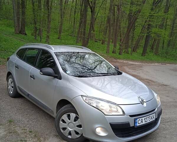 Серый Рено Меган, объемом двигателя 1.46 л и пробегом 255 тыс. км за 6800 $, фото 1 на Automoto.ua