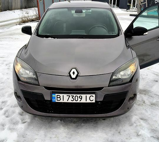 Сірий Рено Меган, об'ємом двигуна 1.5 л та пробігом 300 тис. км за 6700 $, фото 1 на Automoto.ua