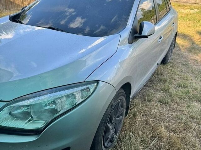 Сірий Рено Меган, об'ємом двигуна 1.46 л та пробігом 300 тис. км за 7000 $, фото 1 на Automoto.ua