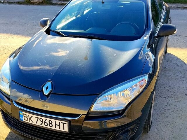 Рено Меган 2012 в Вараш (Кузнецовск) на Automoto.ua Серый Рено Меган, объемом двигателя 1.6 л и пробегом 155 тыс. км за 6700 $, фото 1 на Automoto.ua