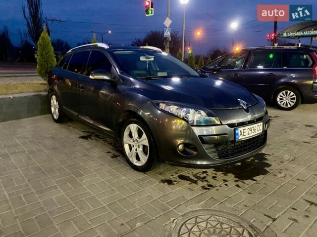 Сірий Рено Меган, об'ємом двигуна 1.46 л та пробігом 260 тис. км за 5800 $, фото 1 на Automoto.ua