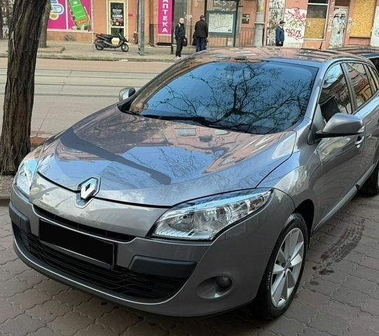 Сірий Рено Меган, об'ємом двигуна 1.46 л та пробігом 300 тис. км за 6500 $, фото 1 на Automoto.ua