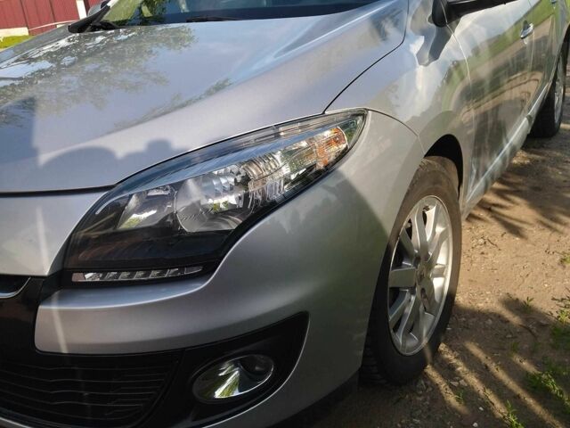 Сірий Рено Меган, об'ємом двигуна 1.5 л та пробігом 259 тис. км за 8200 $, фото 1 на Automoto.ua