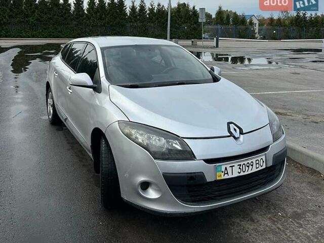 Серый Рено Меган, объемом двигателя 1.46 л и пробегом 239 тыс. км за 5300 $, фото 1 на Automoto.ua