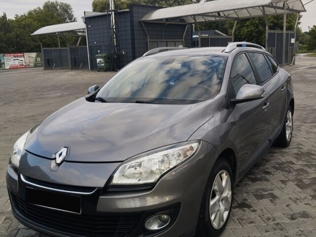 Сірий Рено Меган, об'ємом двигуна 1.5 л та пробігом 326 тис. км за 7200 $, фото 1 на Automoto.ua