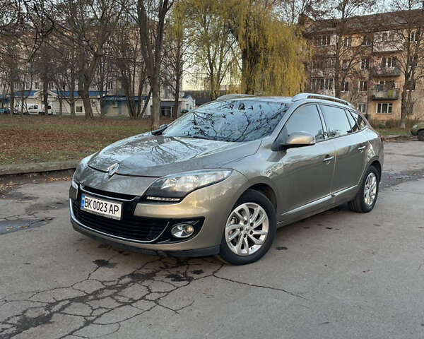 Серый Рено Меган, объемом двигателя 1.46 л и пробегом 236 тыс. км за 8600 $, фото 1 на Automoto.ua