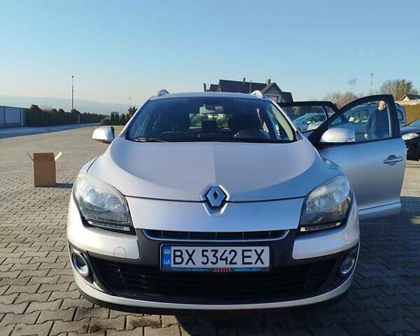 Сірий Рено Меган, об'ємом двигуна 1.46 л та пробігом 267 тис. км за 6800 $, фото 1 на Automoto.ua