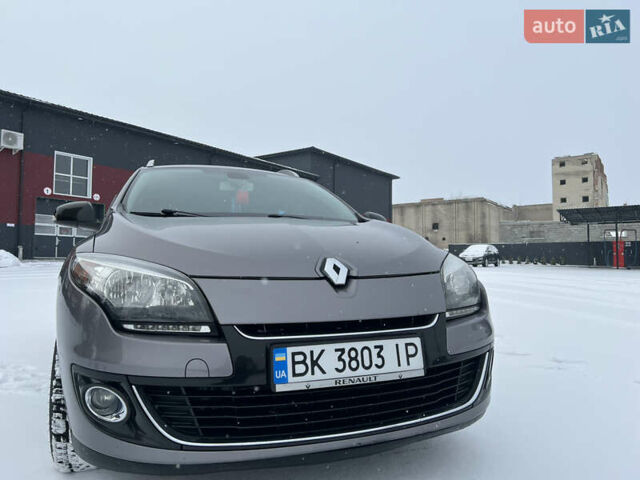 Серый Рено Меган, объемом двигателя 1.46 л и пробегом 270 тыс. км за 8500 $, фото 1 на Automoto.ua