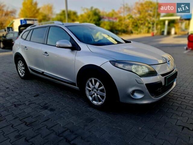Сірий Рено Меган, об'ємом двигуна 1.9 л та пробігом 266 тис. км за 6800 $, фото 1 на Automoto.ua
