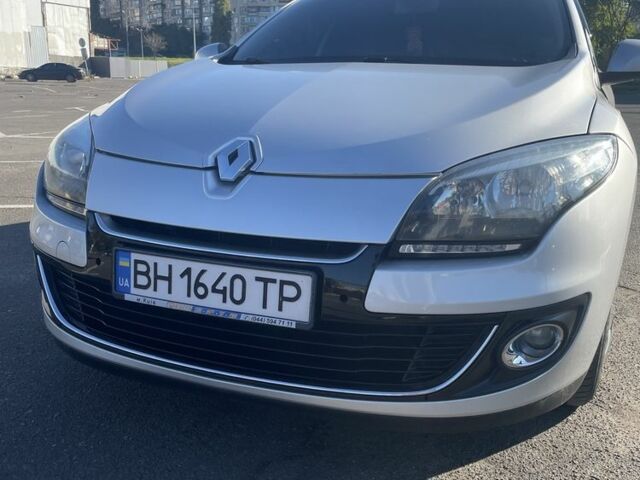 Сірий Рено Меган, об'ємом двигуна 1.5 л та пробігом 350 тис. км за 6200 $, фото 1 на Automoto.ua