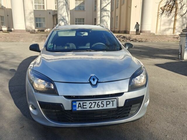 Сірий Рено Меган, об'ємом двигуна 1.5 л та пробігом 145 тис. км за 8200 $, фото 1 на Automoto.ua