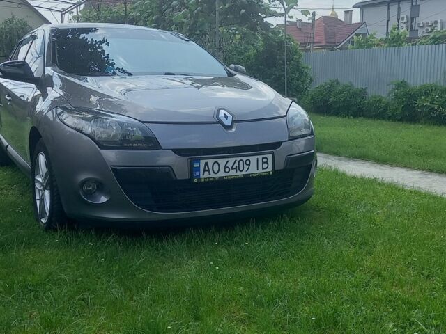Сірий Рено Меган, об'ємом двигуна 1.5 л та пробігом 250 тис. км за 7200 $, фото 1 на Automoto.ua