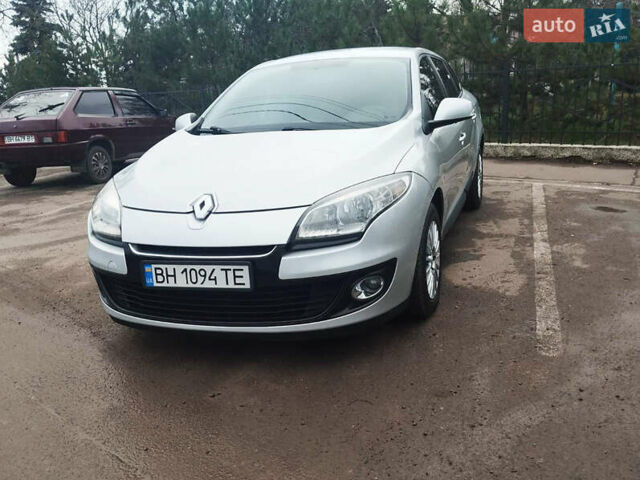 Сірий Рено Меган, об'ємом двигуна 1.5 л та пробігом 228 тис. км за 7300 $, фото 1 на Automoto.ua