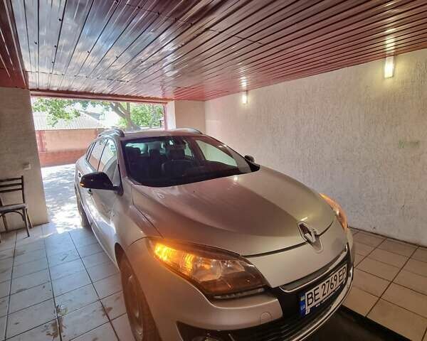 Сірий Рено Меган, об'ємом двигуна 1.6 л та пробігом 253 тис. км за 7300 $, фото 1 на Automoto.ua