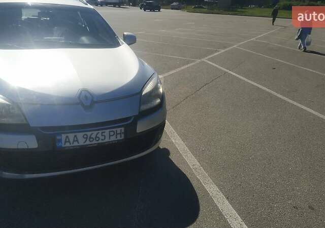 Сірий Рено Меган, об'ємом двигуна 1.46 л та пробігом 192 тис. км за 5400 $, фото 1 на Automoto.ua