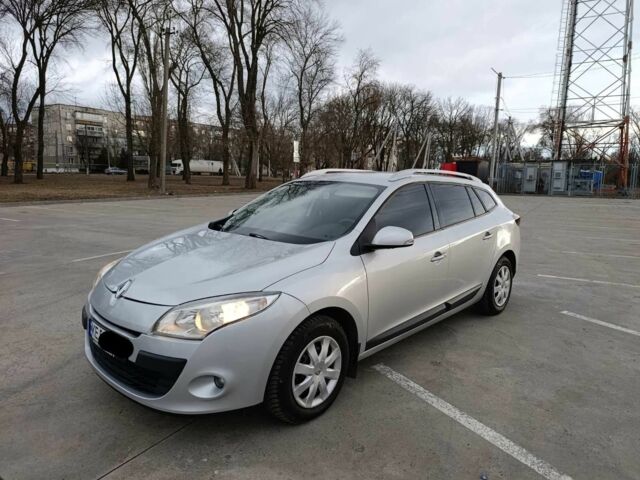 Серый Рено Меган, объемом двигателя 1.6 л и пробегом 208 тыс. км за 8600 $, фото 1 на Automoto.ua