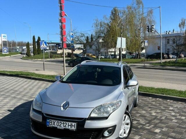 Сірий Рено Меган, об'ємом двигуна 1.6 л та пробігом 242 тис. км за 6150 $, фото 1 на Automoto.ua